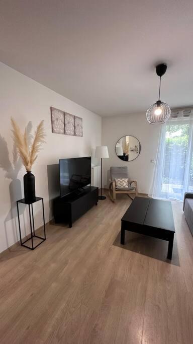 Appartement A Fleury-Merogis Proche De Paris Zewnętrze zdjęcie